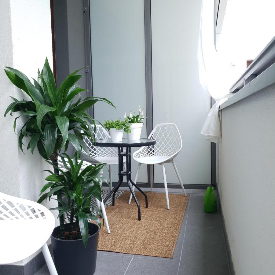 Bit Eccentric With The Balcony Apartamento Varsovia Exterior foto